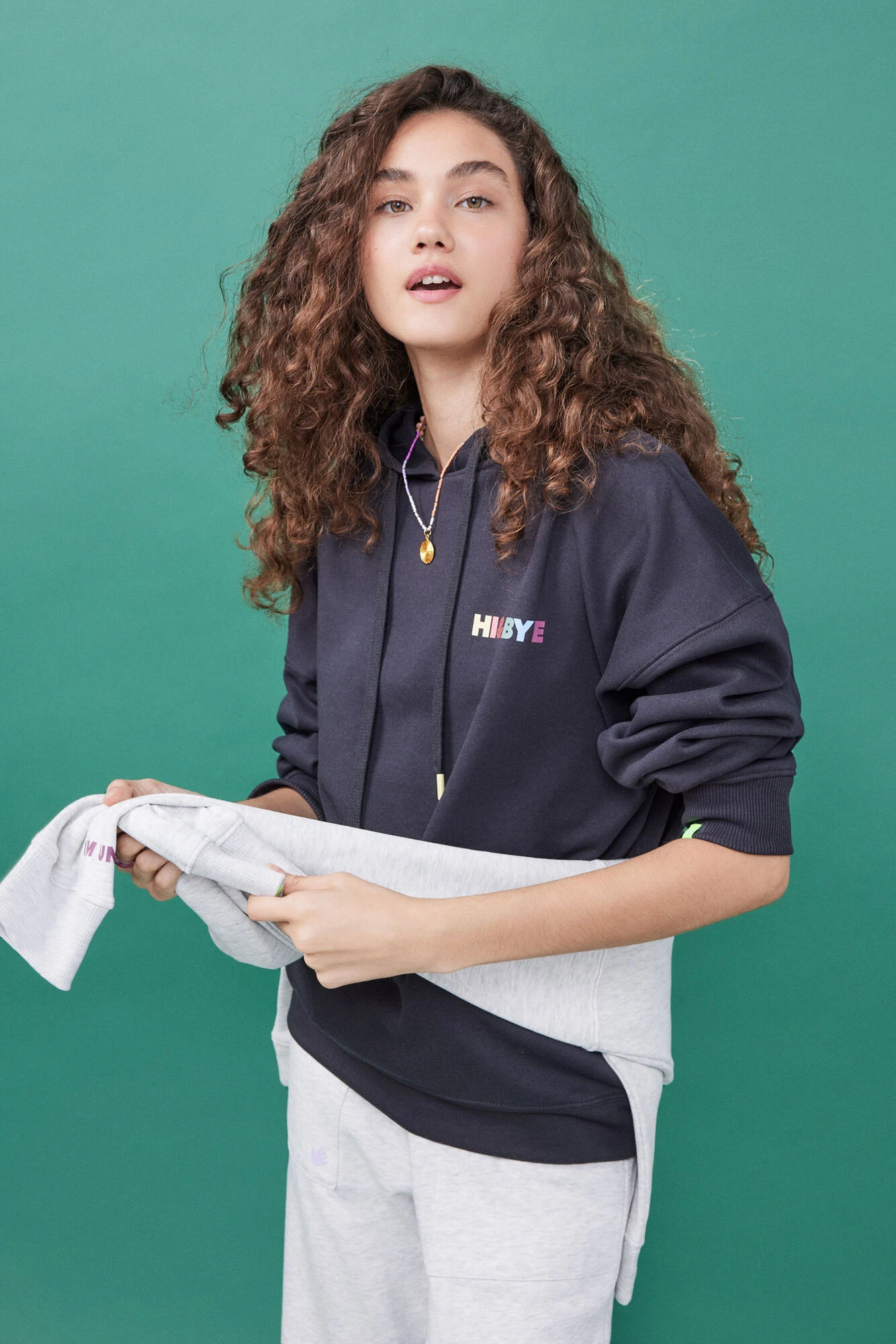 Women'secret Sudadera Capucha Felpa Negro Logo Multicolor 4 Women'secret Sudadera Capucha Felpa Negro Logo Multicolor – Image 4