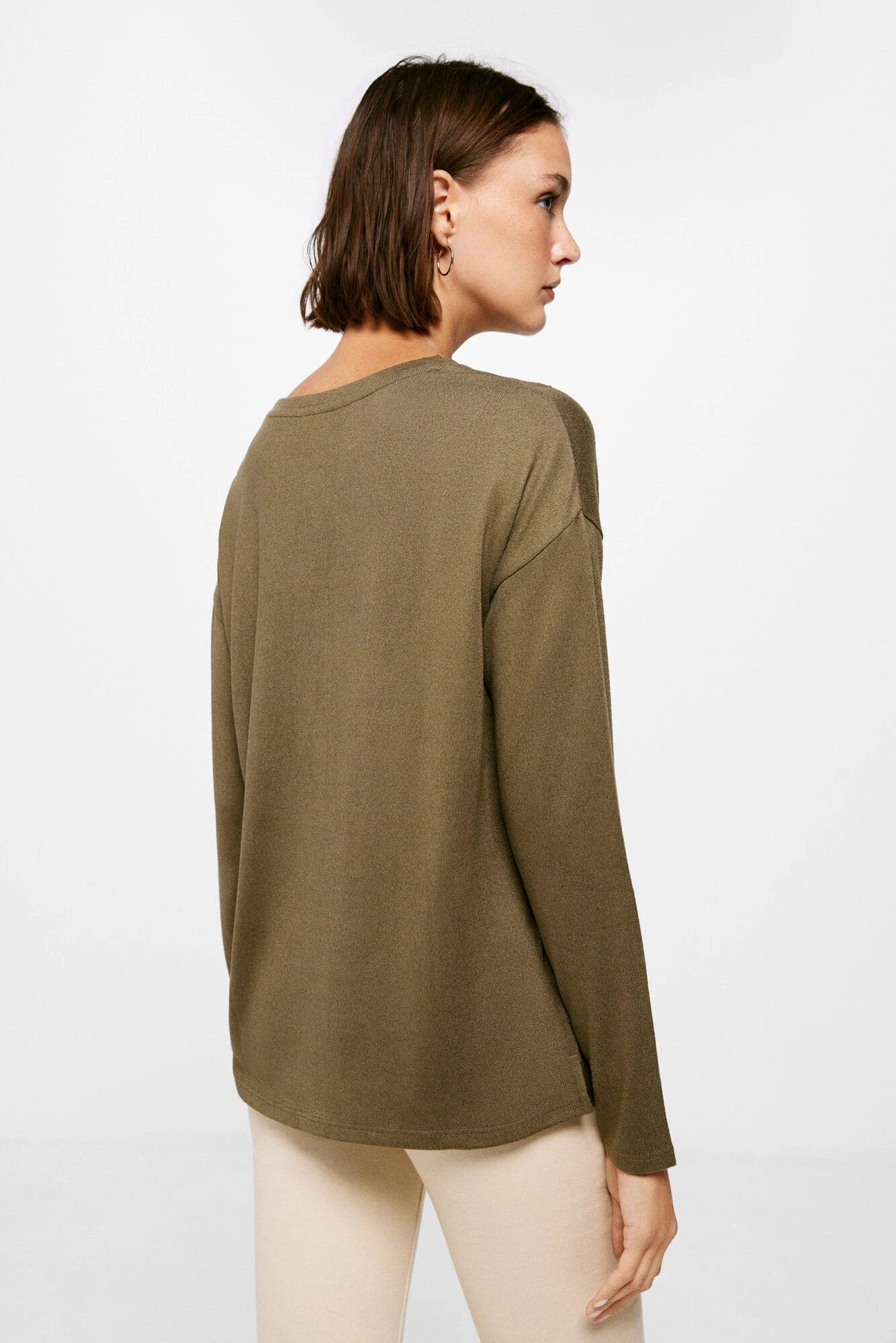 Women'secret Camiseta Cuello Tachas Radiales 3 Women'secret Camiseta Cuello Tachas Radiales – Image 3