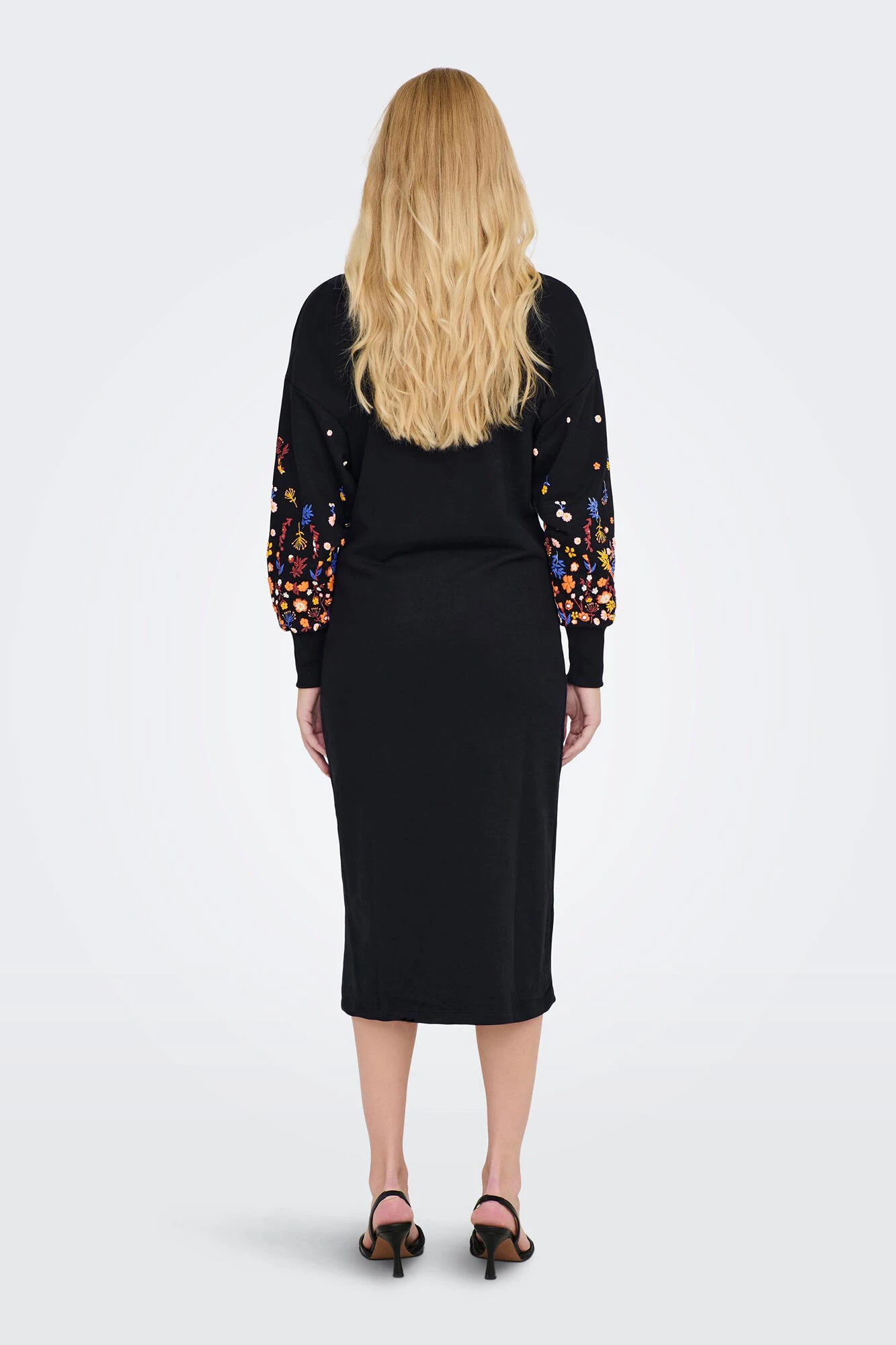 Women'secret Vestido Deportivo Con Bordados Maternity 2 Women'secret Vestido Deportivo Con Bordados Maternity – Image 2